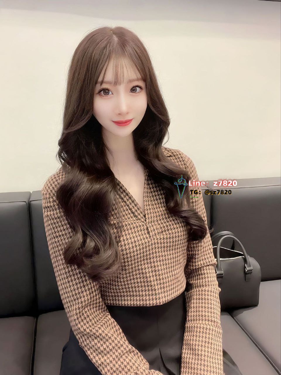 050244k3wk2k18m23koiof.jpg
